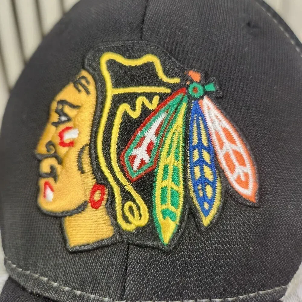 Chicago Blackhawks Reebok Center Ice Fitted L/XL Hat Cap Black Gray Hockey NHL